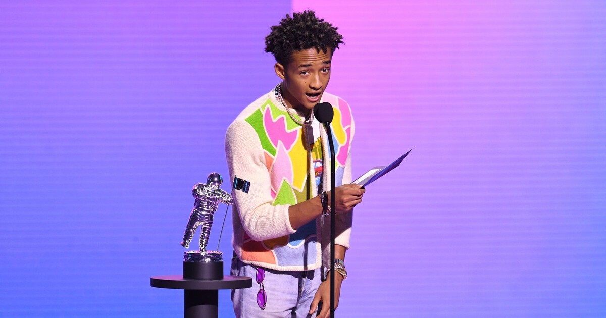 I muži mají své fáze. Jaden Smith ukázal šokující proměnu těla a poslal vzkaz haterům