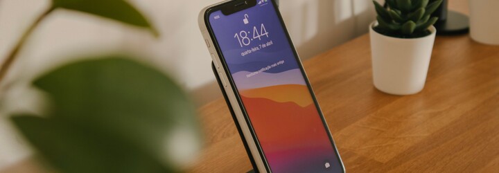 Co dělat, když se ti nenabíjí mobil: Tady jsou rady odborníků