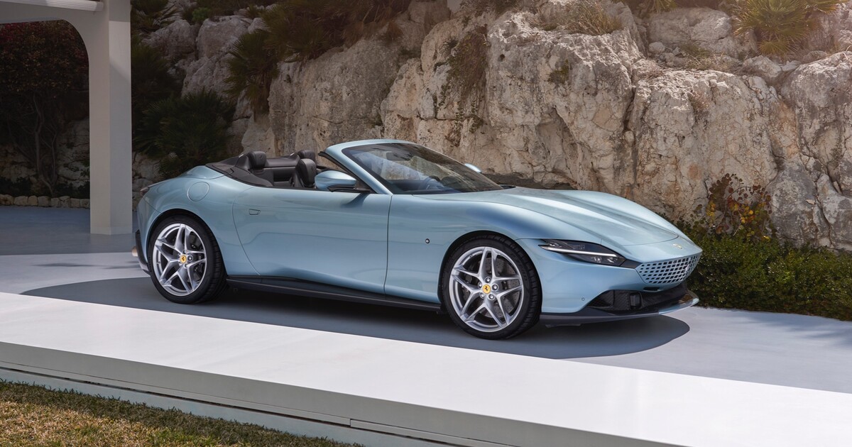 Nádherné Ferrari Roma přichází ve verzi s plátěnou střechou, kterou lze složit za 13,5 sekundy