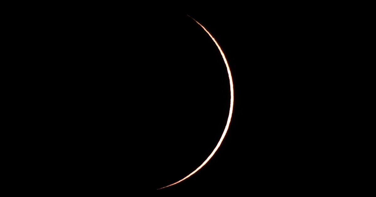 Video: Nastalo hybridní zatmění slunce. Tohle uvidíš jen jednou za deset let