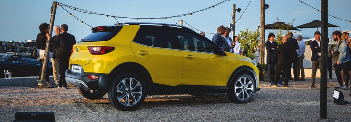 Kia odhalila městský crossover, který je adeptem na velký hit na našem trhu. Přivítejte úplně nový Stonic