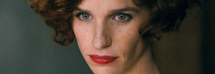 Eddie Redmayne lituje, že hrál transgender osobu. Vysvětlil, proč by roli v současnosti odmítl