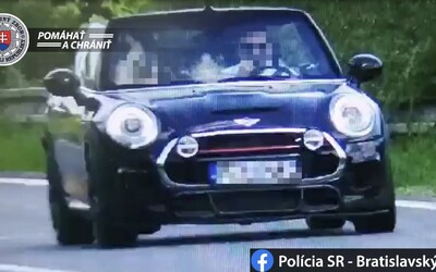 Bratislavskí policajti namerali vodiča, ktorý na „Miničku” uháňal rýchlosťou 215 kilometrov za hodinu. Pokutu zaplatil na mieste.