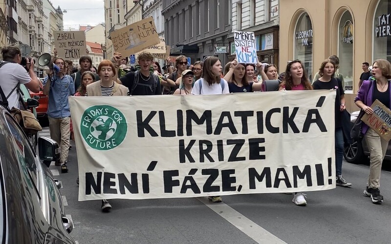 Fridays for Future: Studenti v Praze znovu vyšli do ulic stávkovat za klima.