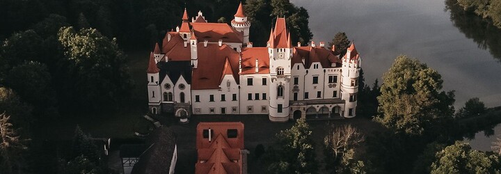 Jeden z najväčších českých zámkov v súkromnom vlastníctve je na predaj. Stojí viac ako 8 miliónov eur    