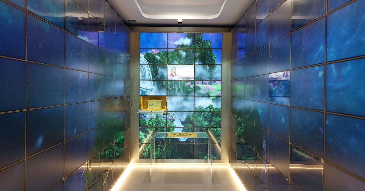 Čína zavádí digitální hřbitovy, místo náhrobků budou obrazovky s virtuálním památníkem