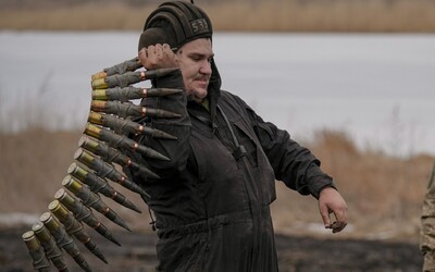 Ukrajina prý střílela na proruské povstalce. USA upozorňují na záminku, která by mohla spustit invazi Ruska.