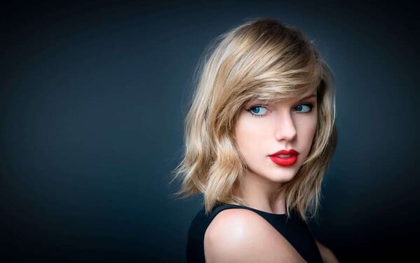 Kdo by neznal Taylor Swift. Je krásná, je úspěšná a je jí...?