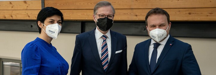 13 mužů a 1 žena. Obě opoziční koalice povedou do voleb hlavně muži