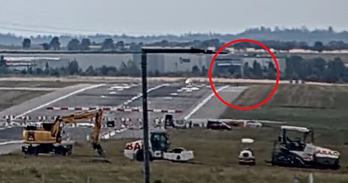 VIDEO: Honička po pražském letišti jako z GTA. Motorkář prorazil plot a vjel na dráhu