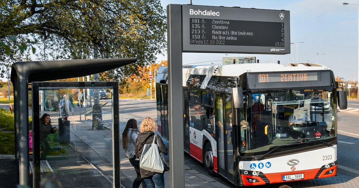 Praha chce být čitelná. Zastávky budou víc vidět, nádraží dostanou nový navigační systém