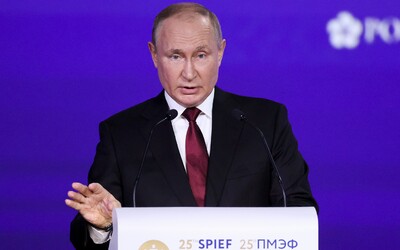 USA sa doteraz cítili ako vyslanci Boha na zemi, ale ich svetový poriadok sa skončil, vyhlásil Vladimir Putin na ekonomickom fóre.