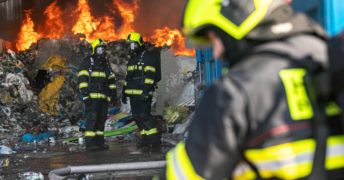 V Kolíně zemřel mladý hasič při cestě k zásahu. „O život přišel bezvadný kluk, táta od malého dítěte,“ vzpomíná na něj Rakušan