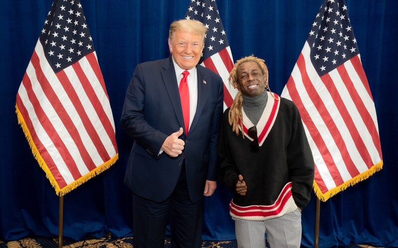 Trump rozdal posledný deň v úrade milosti a znížil tresty 143 ľuďom. Prišlo aj na dvoch slávnych raperov