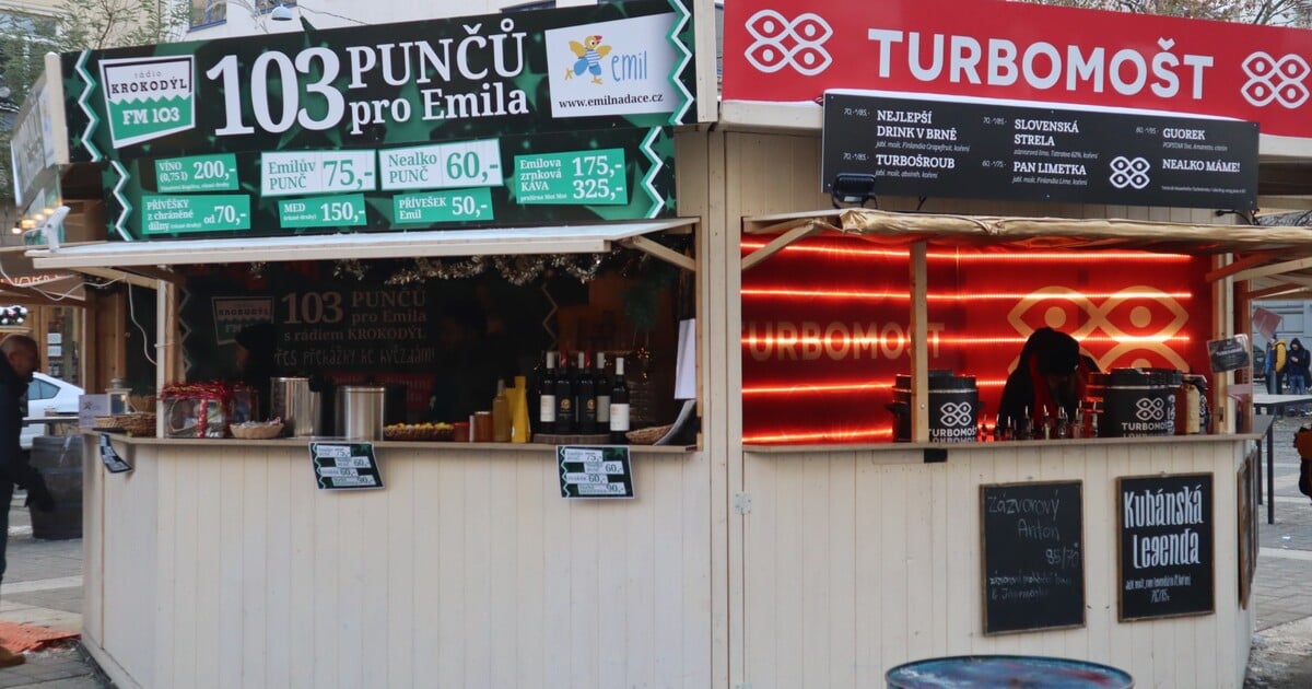 Testujeme vánoční trhy v Brně: Většina stánkařů zdražila a přibyl kýč. Jsou tohle ještě vůbec Vánoce?