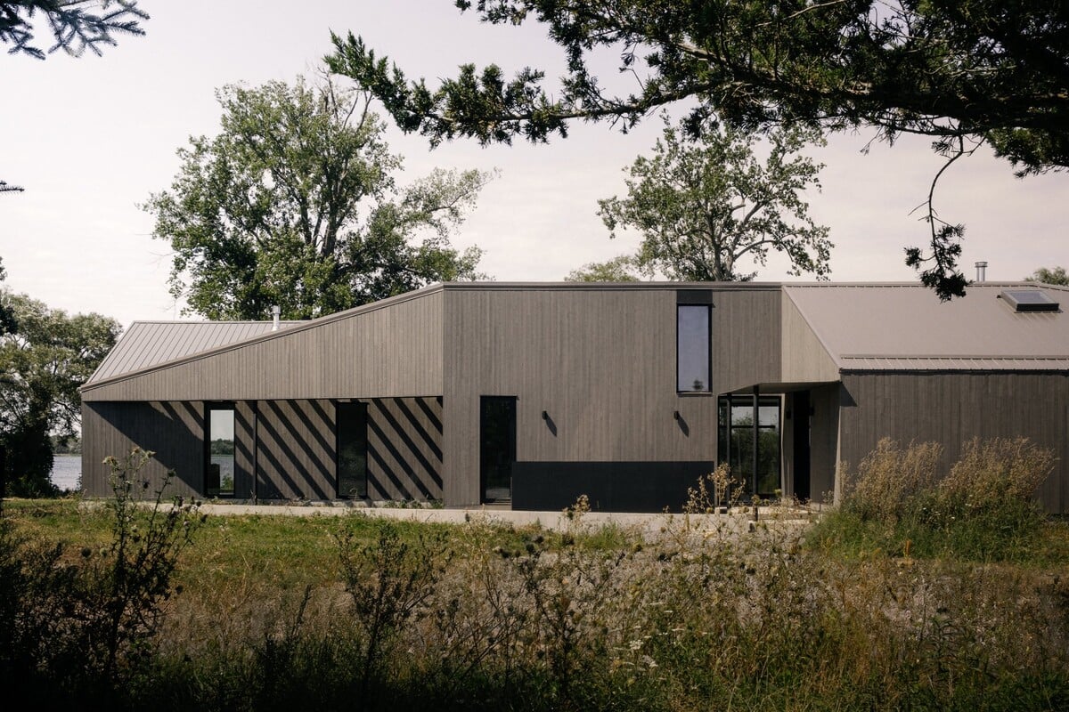 Lokálna inovácia vidieckej architektúry z Kanady.