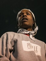 A$AP Rocky vstupuje do futbalového sveta. Plánuje kúpu anglického klubu za 18 miliónov eur