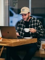 AI do 10 let ovlivní práci více než dvou milionů lidí v Česku. Budeme potřebovat těchto pět skills