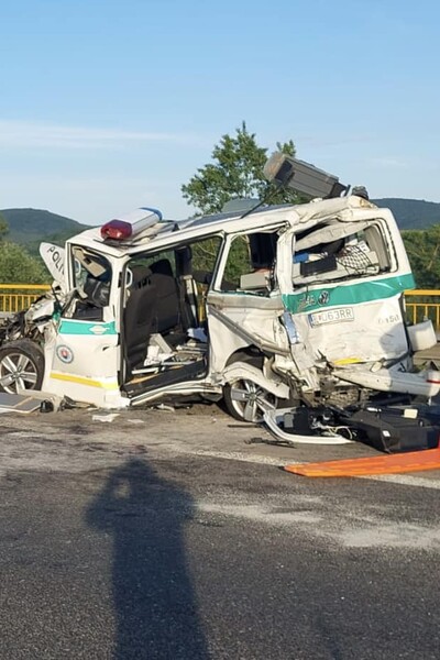 AKTUÁLNE: Hasičov na diaľnici pri zásahu zrazilo auto, hlásia dvoch mŕtvych. Na miesto tragickej nehody mieri minister vnútra