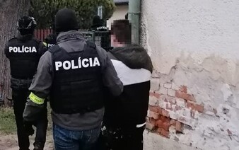 AKTUÁLNE: Hrozivá streľba v okrese Senec. Muž zomrel na mieste, polícia druhého zadržala