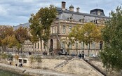 AKTUÁLNE: Parížske múzeum Louvre vykradli za bieleho dňa. Šperky majú nevyčísliteľnú hodnotu