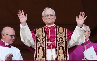 AKTUÁLNE: Poznáme meno pápeža. Je ním Robert Francis Prevost z USA