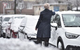 AKTUÁLNĚ: V Česku napadla silná vrstva sněhu. Takhle brzy jsme mohli sáňkovat naposledy před 16 lety