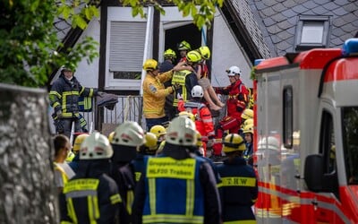 AKTUÁLNĚ: V Německu se částečně zřítil hotel. Neštěstí si vyžádalo zatím jednu oběť