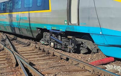 AKTUÁLNE: V Žiline sa vykoľajil medzinárodný vlak. Linky naberajú veľké meškanie, niektoré úplne rušia