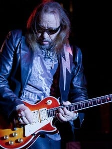 AKTUÁLNE: Vo veku 74 rokov zomrel bývalý gitarista skupiny Kiss Ace Frehley