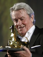 AKTUÁLNE: Zomrel legendárny francúzsky herec Alain Delon. Mal 88 rokov