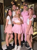 Adama Kajumiho obviňujú z vykorisťovania žien na OnlyFans. Pred platením daní údajne utiekol do Dubaja