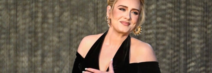 Adele si v publiku všimla slavné ženy a rozplakala se. Dojemné video je hitem internetu