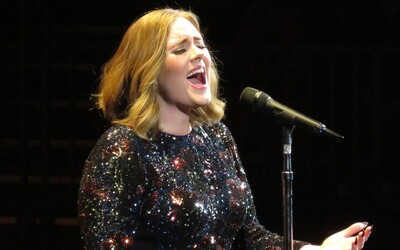 Adele vystoupí kousek od Česka. Po obrovském zájmu přidává nové koncerty