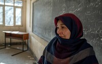Afgánski muži odchádzajú z univerzít, profesori podávajú výpovede. Vyjadrujú podporu ženám, ktoré už nemajú prístup k vzdelaniu