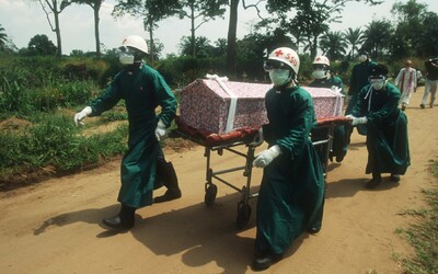 Guinea vyhlásila epidemii eboly. Novým ohniskem nákazy byl pohřeb zdravotní sestry