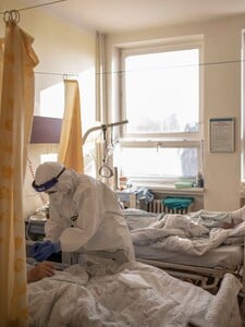 Africkou zemí se prohnal smrtelný virus. WHO varuje před vysokým rizikem epidemie