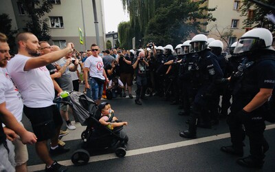 Agresívni extrémisti napadli pochod homosexuálov v Poľsku