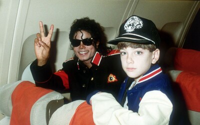 Agresivní muž si myslel, že je syn Michaela Jacksona. Chtěl na Pražský hrad, skončil na psychiatrii