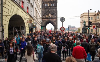 Airbnb je důvod, proč místní nenávidí centrum Prahy. Hostů je stále více, vymykají se kontrole a bývají vulgární, opilí a hluční