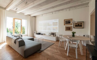 Aj na prízemí starého obytného domu môže vzniknúť byt hodný architektonických ocenení