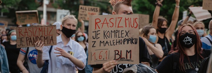 Ak mlčíš, tak s rasizmom súhlasíš: Takto to vyzeralo na dnešnom Black Lives Matter proteste v Bratislave