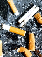 Pokud tvůj otec kouřil cigarety, můžeš mít až o 9 % méně spermií. Vědci analyzovali i problémy s plodností