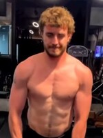 Ako sa Paul Mescal „vysekal“ pre svoju rolu v Gladiátorovi 2? Počas prípravy pil aj fajčil, do formy sa musel dostať za 12 týždňov