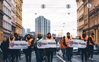 Aktivisté blokovali dopravu na magistrále. Usilují o snížení rychlosti v Praze