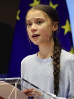 Aktivistka Greta Thunberg sa vracia do školy. Čo sa jej za rok mimo školských lavíc podarilo dosiahnuť?