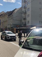 Aktualizované: Na Obchodnej ulici v Bratislave sa strieľalo, muž vraj útočil na policajtov