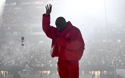 Album Donda Kanyeho Westa je konečne vonku. Vypočuť si ho môžeš na streamovacích platformách