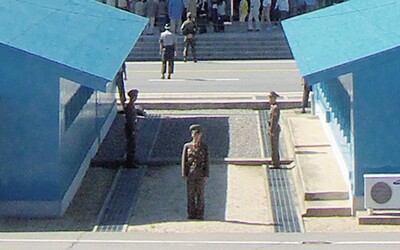 Američan počas exkurzie prekročil hranicu a vošiel na územie Severnej Kórey. Podľa všetkého ide o vojaka