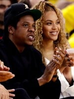 Americká zpěvačka řekla v debatě, že Jay-Z a Beyoncé jsou monstra. Moderátor se páru omluvil